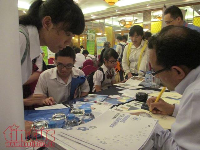 Cấm các doanh nghiệp quảng cáo, giới thiệu sản phẩm trong trường học ảnh 1